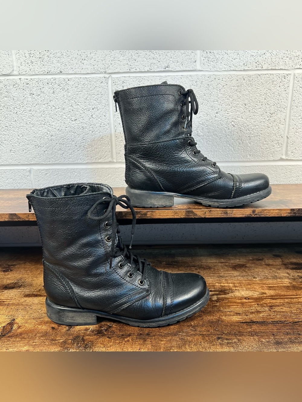 Steve Madden Boots Black Leather Fame Combat Zip Back Women's 9.5